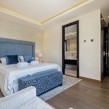 Eva Olivos Nueva Andalucia Villa