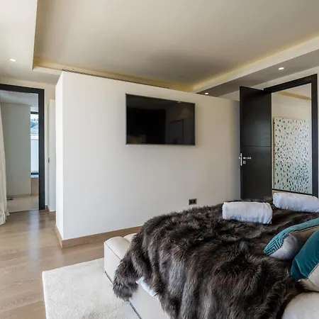 Eva Olivos Nueva Andalucia Villa Marbella